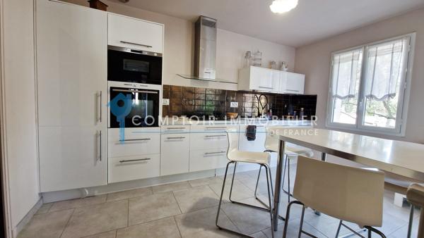 Maison
                                                                                                                                                                                                                                                                                                                        5 pièce(s)                                                                                                                                                                                                          3 chambre(s)                                                                                                                                                                                                          120  m²