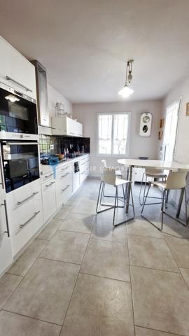 Maison
                                                                                                                                                                                                                                                                                                                        5 pièce(s)                                                                                                                                                                                                          3 chambre(s)                                                                                                                                                                                                          120  m²
