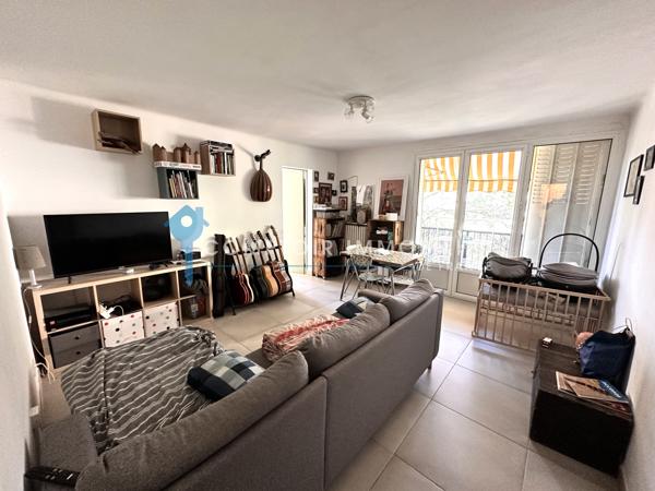 Appartement
                                                                                                                                                                                                                                                                                                                        3 pièce(s)                                                                                                                                                                                                          2 chambre(s)                                                                                                                                                                                                          63  m²