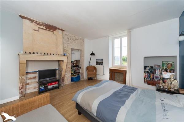 Maison à vendre |  Anglade |  5 pièces | 152 m²