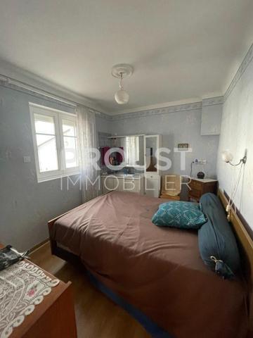 Viager, quartier quai métayer, maison mitoyenne, 3 chambres, jardin , garage.