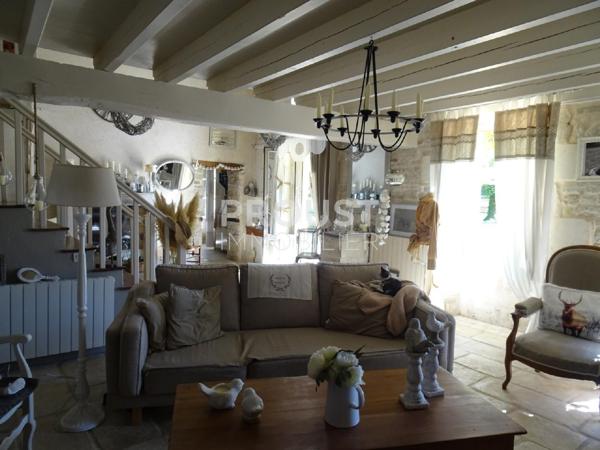 magnifique maison en pierre avec 5 chambres, piscine, terrain de 7600 m². secteur sud de niort.