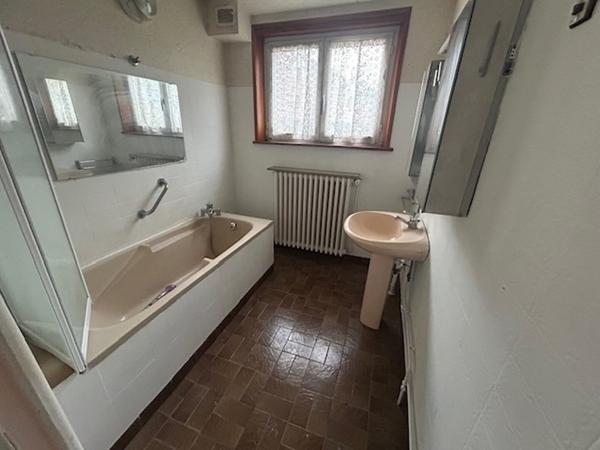 Maison à vendre à Broussy le Grand - 5 pièces avec jardin