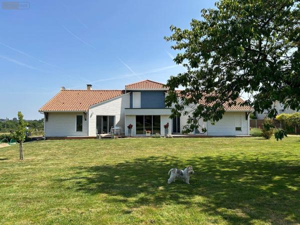 Maison à vendre à Chemillé-en-Anjou dans le Maine-et-Loire (49120), ref : 12516/1207