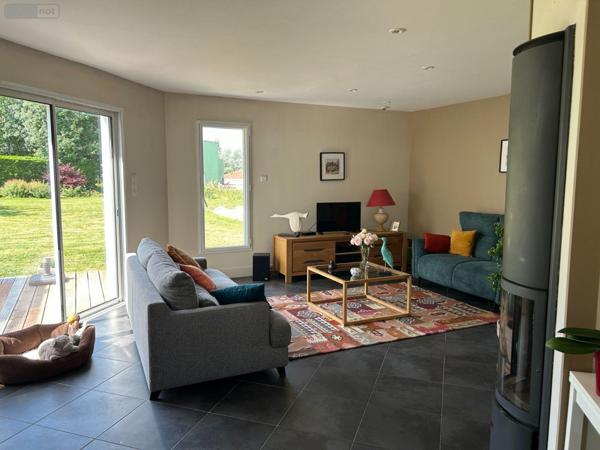 Maison à vendre à Chemillé-en-Anjou dans le Maine-et-Loire (49120), ref : 12516/1207