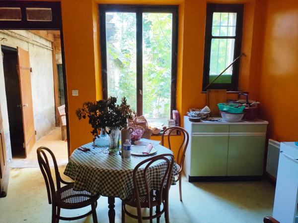 Besançon (25000) Maison mitoyenne à Besançon avec cave et garage