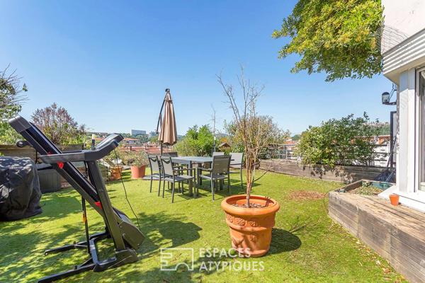 Toit terrasse entièrement rénové proche toutes commodités
