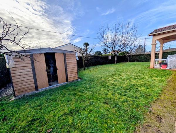 Maison plain pied , 4 chambres,  proche commodités avec garage