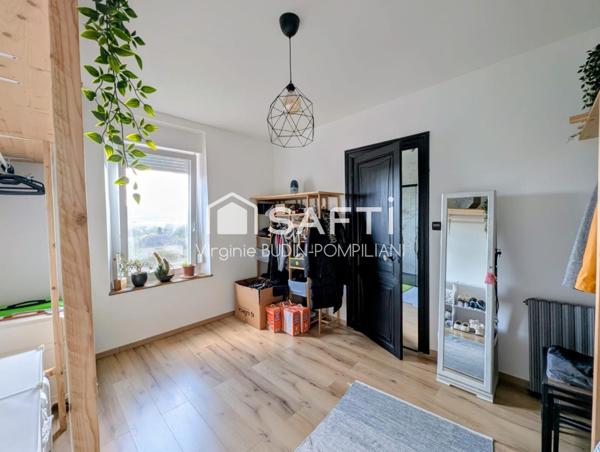 MAISON INDIVIDUELLE 2 CHAMBRES POSSIBILITE GRENIER AMENAGEABLE CARPORT JARDIN