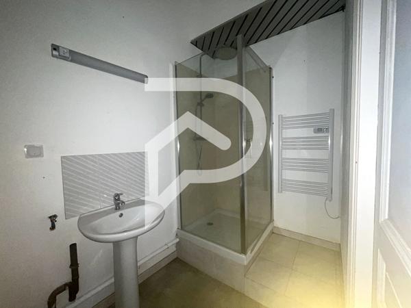 Immeuble 20 pièces 300 m2