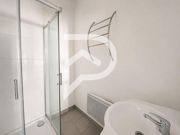 Immeuble 20 pièces 300 m2