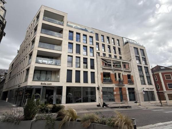 EXCLUSIVITE -REIMS rue de l'Ecu- T2 78,80m² + Loggia de 7m²-  Box fermé double