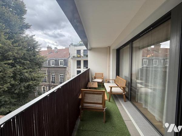 EXCLUSIVITE -REIMS rue de l'Ecu- T2 78,80m² + Loggia de 7m²-  Box fermé double