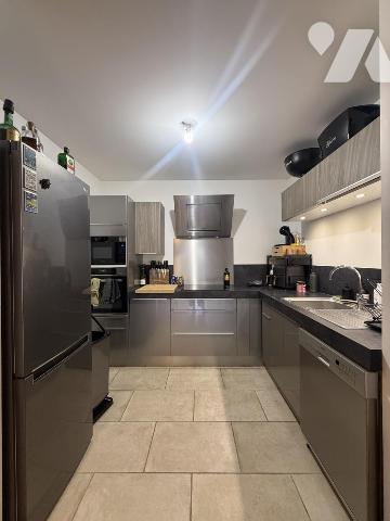 EXCLUSIVITE -REIMS rue de l'Ecu- T2 78,80m² + Loggia de 7m²-  Box fermé double