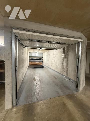 EXCLUSIVITE -REIMS rue de l'Ecu- T2 78,80m² + Loggia de 7m²-  Box fermé double