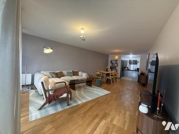 EXCLUSIVITE -REIMS rue de l'Ecu- T2 78,80m² + Loggia de 7m²-  Box fermé double