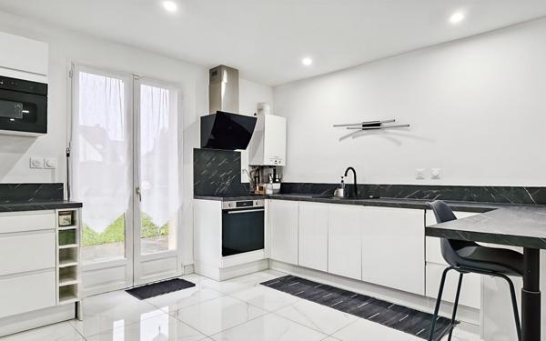 Maison à vendre    4 pièces • 90 m2 Pont-Sainte-Maxence