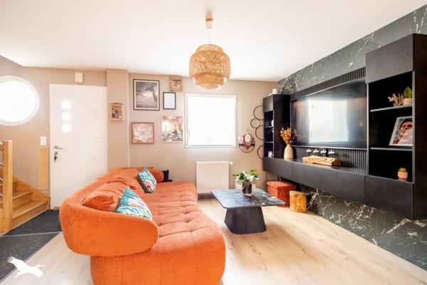 Maison à vendre |  Saint-Sauveur |  7 pièces | 140 m²