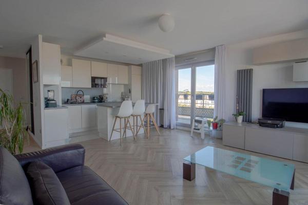 Appartement Lognes 4 pièce(s) 78 m2, 2 chambres, DERNIER ETAGE AVEC TERRASSES ET 2 PLACES DE STATIONNEMENT EN SOUS-SOL