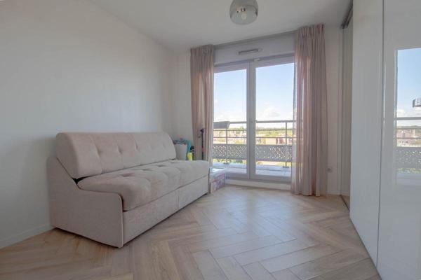 Appartement Lognes 4 pièce(s) 78 m2, 2 chambres, DERNIER ETAGE AVEC TERRASSES ET 2 PLACES DE STATIONNEMENT EN SOUS-SOL