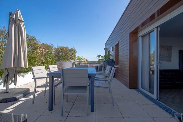 Appartement Lognes 4 pièce(s) 78 m2, 2 chambres, DERNIER ETAGE AVEC TERRASSES ET 2 PLACES DE STATIONNEMENT EN SOUS-SOL