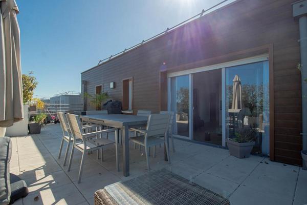 Appartement Lognes 4 pièce(s) 78 m2, 2 chambres, DERNIER ETAGE AVEC TERRASSES ET 2 PLACES DE STATIONNEMENT EN SOUS-SOL