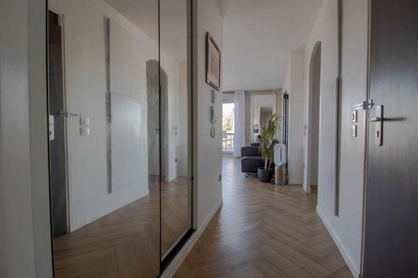 Appartement Lognes 4 pièce(s) 78 m2, 2 chambres, DERNIER ETAGE AVEC TERRASSES ET 2 PLACES DE STATIONNEMENT EN SOUS-SOL