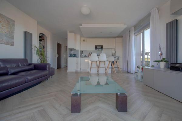 Appartement Lognes 4 pièce(s) 78 m2, 2 chambres, DERNIER ETAGE AVEC TERRASSES ET 2 PLACES DE STATIONNEMENT EN SOUS-SOL