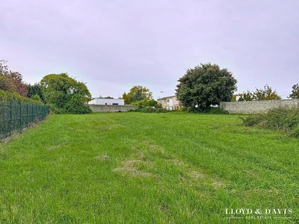 MEDIS : terrain constructible 1513 m²