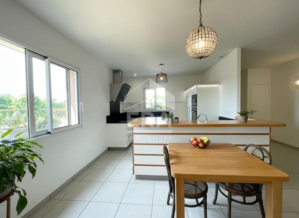 Maison familiale clé en main avec vérandas, garage et terrain piscinable