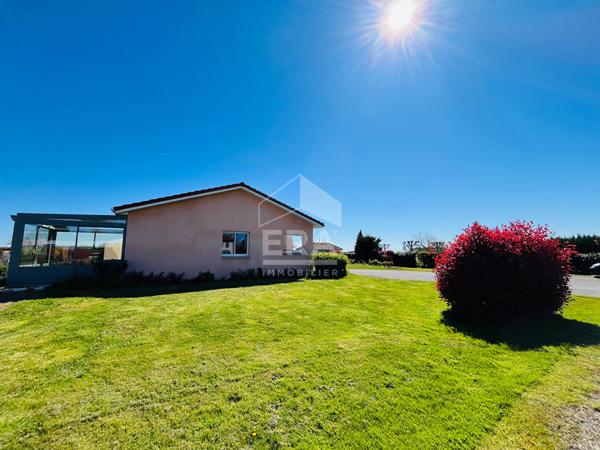 Maison familiale clé en main avec vérandas, garage et terrain piscinable