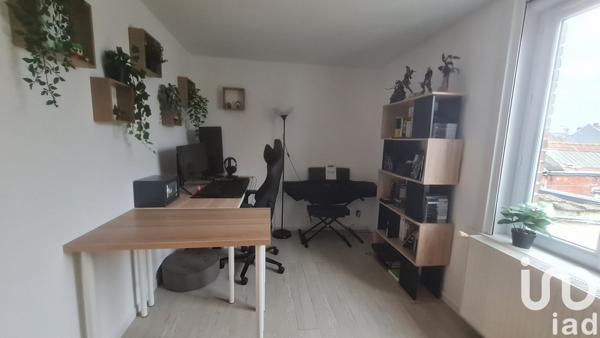 Maison 4 pièces de 105 m² à Halluin (59250)