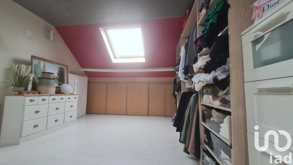 Maison 4 pièces de 105 m² à Halluin (59250)