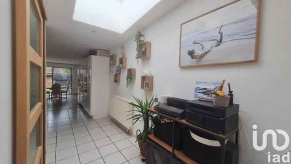 Maison 4 pièces de 105 m² à Halluin (59250)