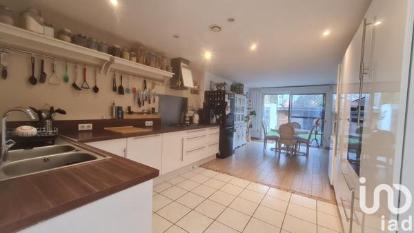 Maison 4 pièces de 105 m² à Halluin (59250)