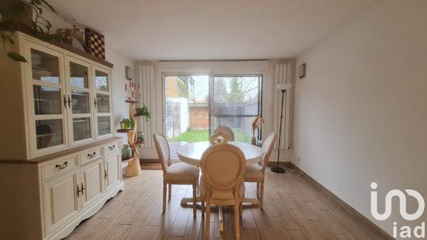 Maison 4 pièces de 105 m² à Halluin (59250)