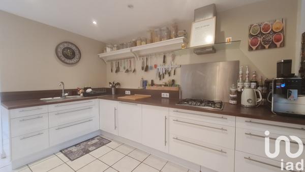 Maison 4 pièces de 105 m² à Halluin (59250)