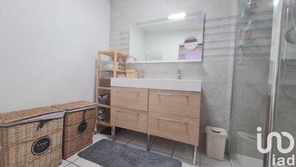 Maison 4 pièces de 105 m² à Halluin (59250)