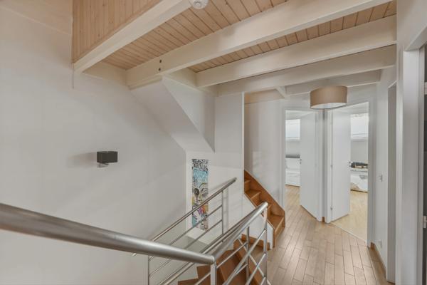 Maison à vendre 7 pièces ECHENEVEX (01)