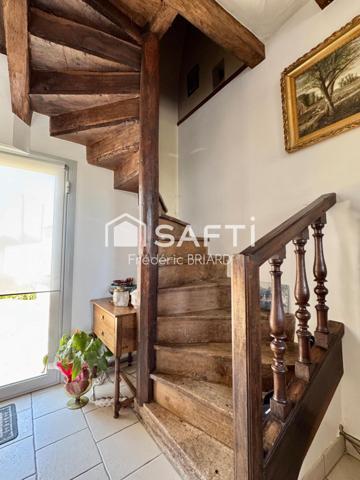 Maison de charme en Tuffeau. 155m2 de dépendances