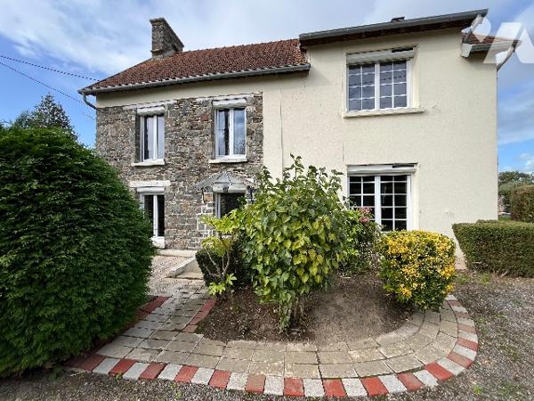 Jolie petite maison exposée Sud, située au calme, et proche des commodités avec 4 chambres.