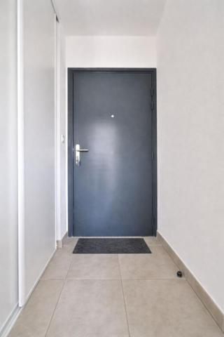 À VENDRE ! Appartement 2 chambres  Résidence récente avec ascenseur