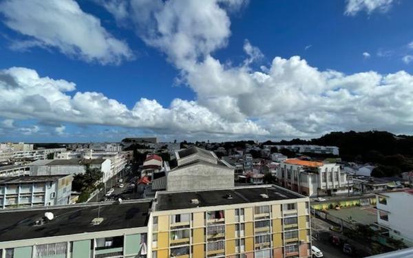 Appartement à vendre    4 pièces • 70 m2 Pointe-à-Pitre