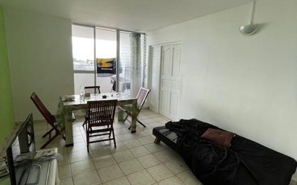 Appartement à vendre    4 pièces • 70 m2 Pointe-à-Pitre