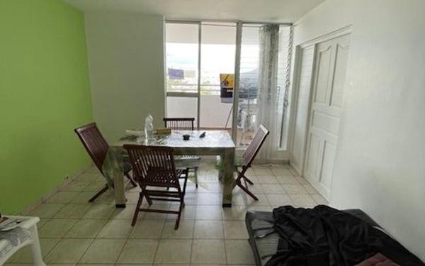Appartement à vendre    4 pièces • 70 m2 Pointe-à-Pitre