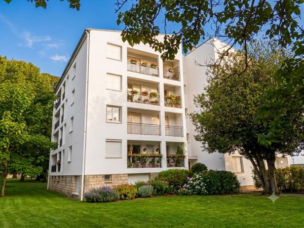 A Mitry-Mory ! Résidence « Les Cèdres » ! Cadre sécurisé, verdoyant et familial pour cet Appartement F4.