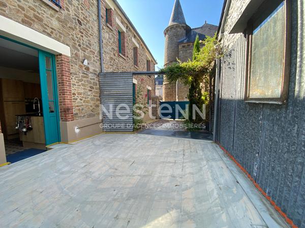 À vendre Maison en pierre à Combourg centre - 4 chambres avec salle d'eau, possibilité chambre d'hôte