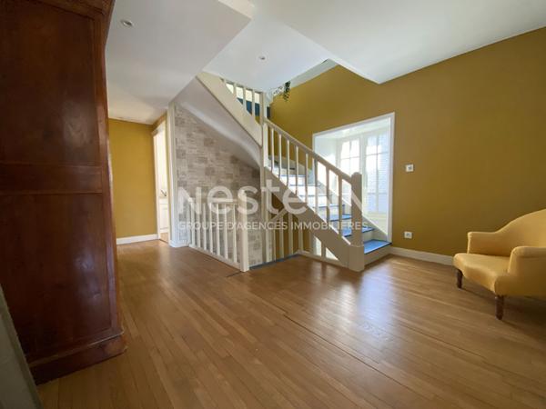 À vendre Maison en pierre à Combourg centre - 4 chambres avec salle d'eau, possibilité chambre d'hôte