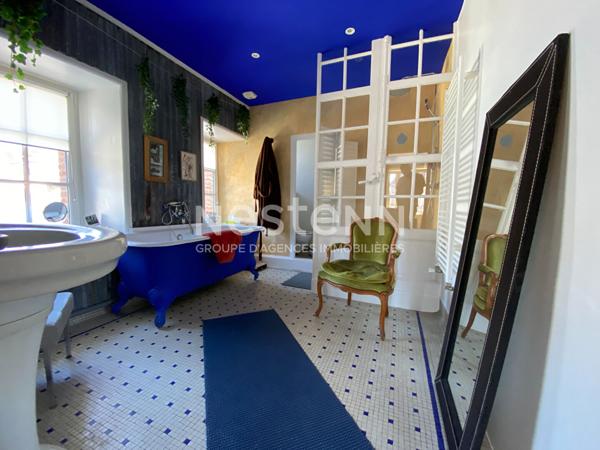À vendre Maison en pierre à Combourg centre - 4 chambres avec salle d'eau, possibilité chambre d'hôte