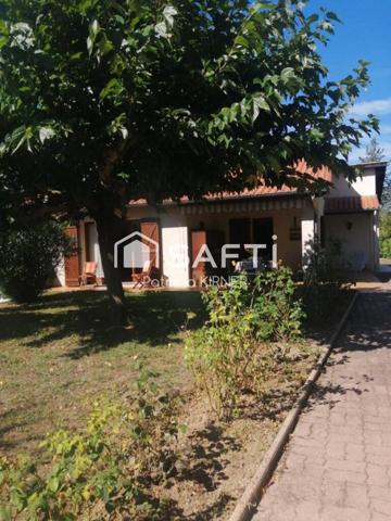 Maison de plain-pied T4 avec grand terrain.